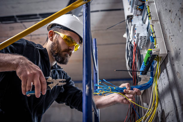 Best Local Electrician Companies  in Memphis, TX